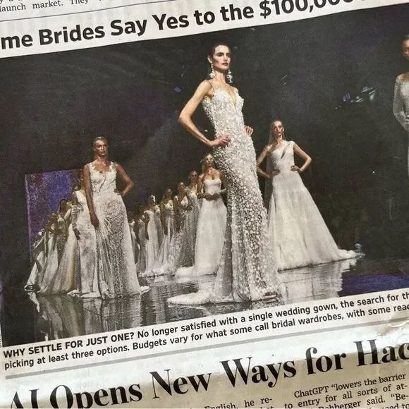 White/Ivory Elegant Wedding Gown Blend of Silk & Satin size 10 - Picture 5 of 14